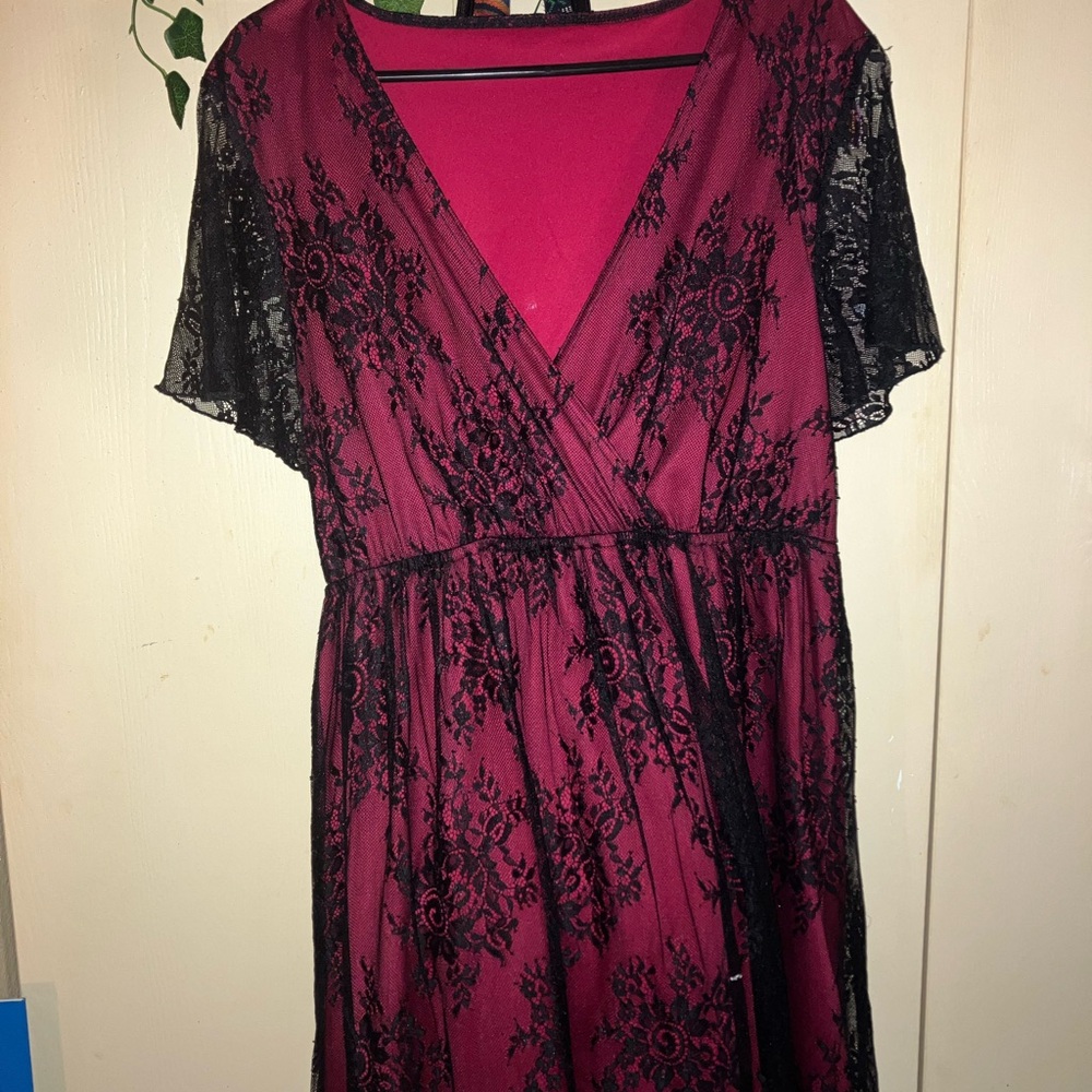 Elegant Black Lace Overlay Dress